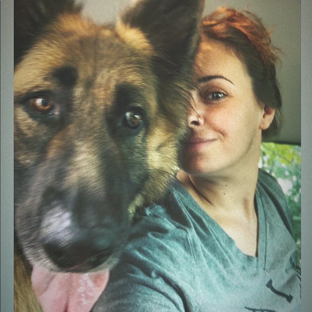 Meet your Posher, Carlyn